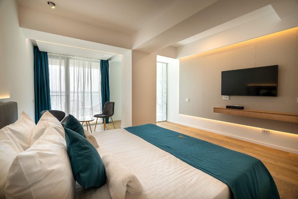 Poeme Mamaia Retreat