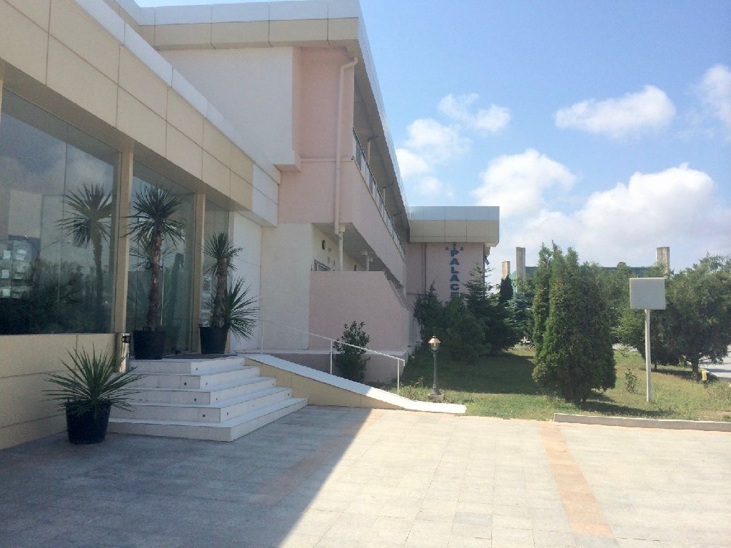 Palace Beach Resort CM