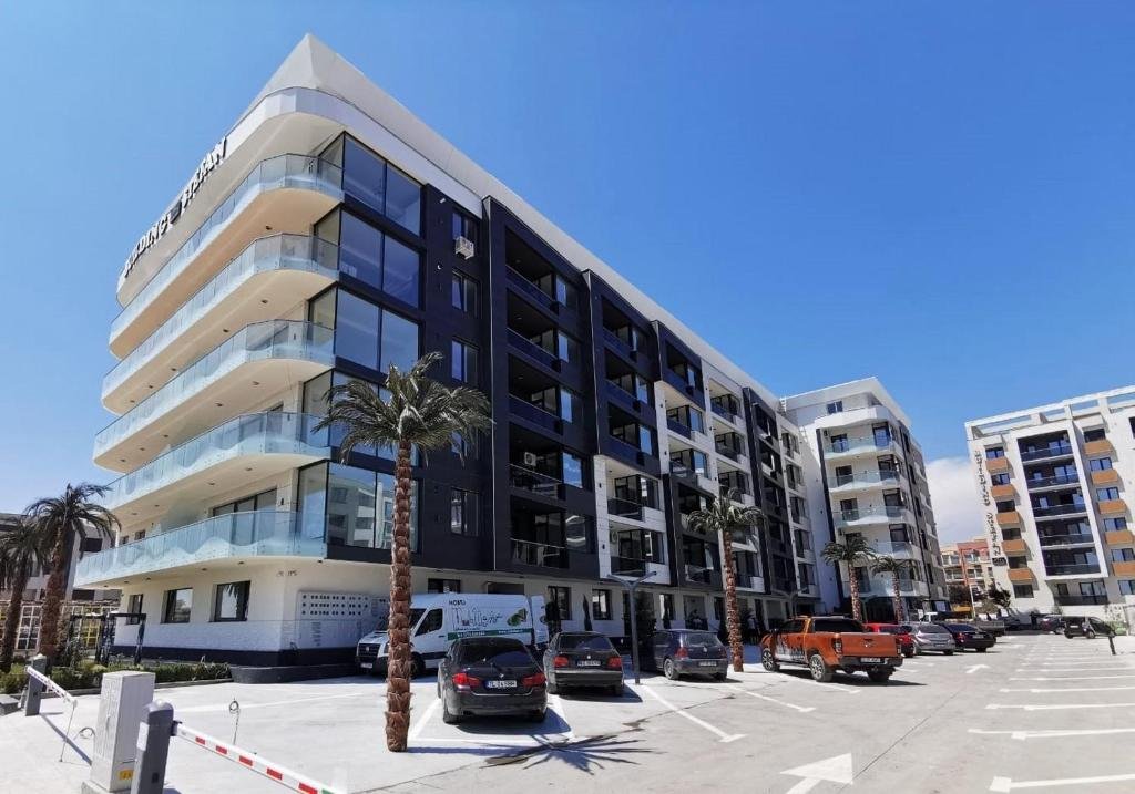 Aparthotel by Building Stefan Cmp